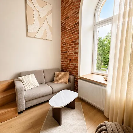 Cozy Brick-wall In Centre Lägenhet